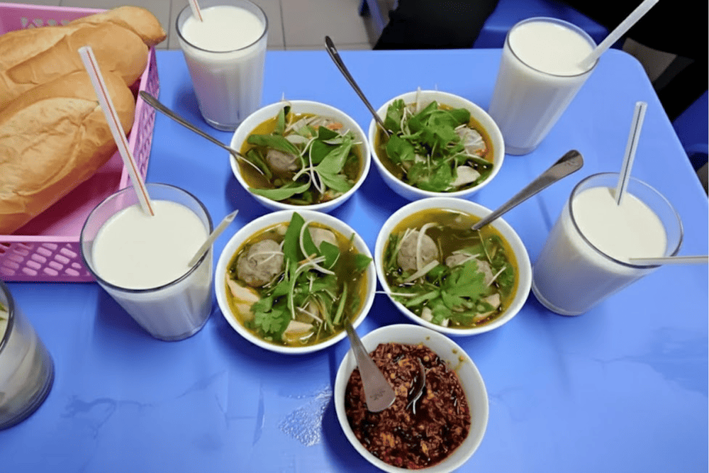 B&aacute;nh m&igrave; x&iacute;u mại đốn tim thực kh&aacute;c với hương vị b&eacute;o ngậy, gi&ograve;n tan, thơm nức mũi